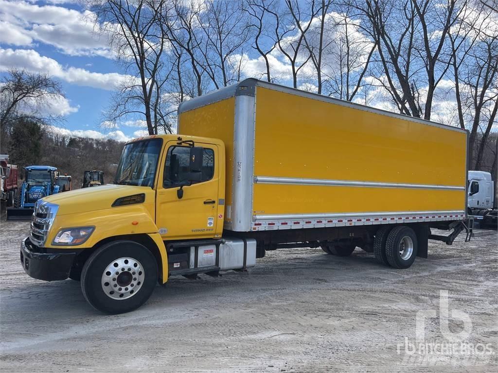 Hino 338 パネルバン