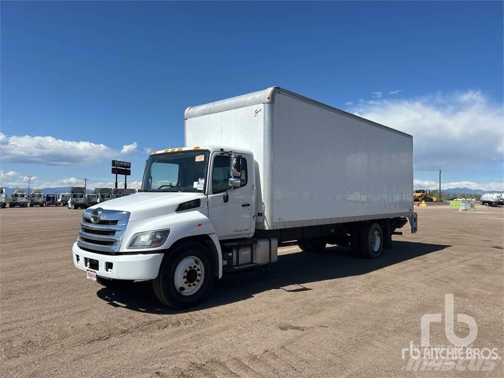 Hino 4x2 パネルバン