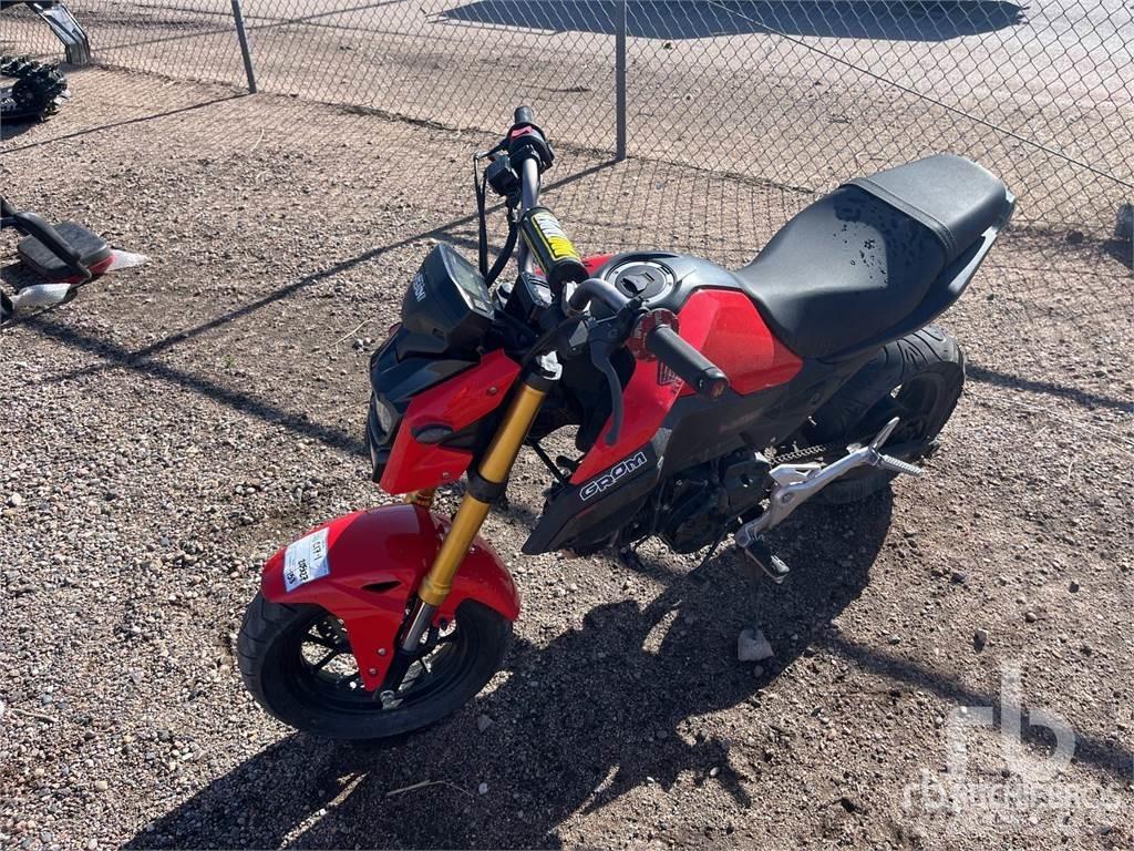 Honda GROM 自動車