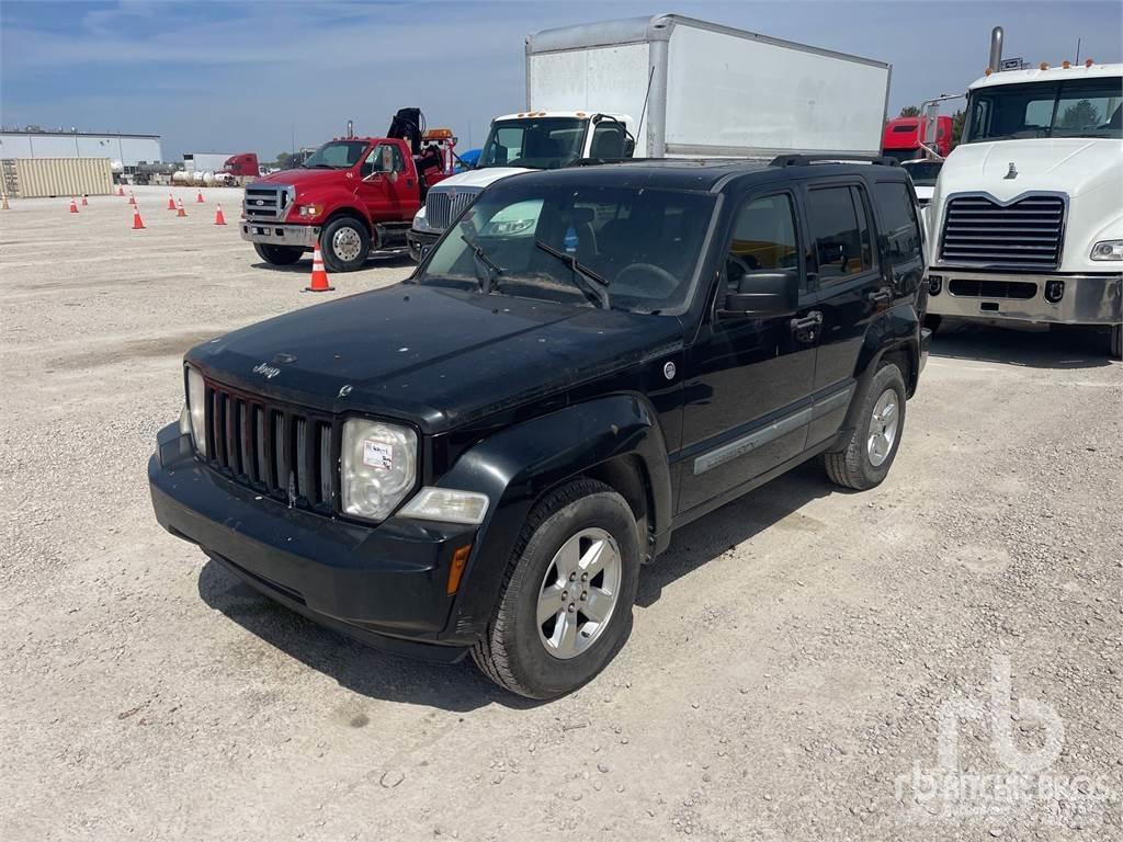 Jeep LIBERTY ピックアップ／ドロップサイド