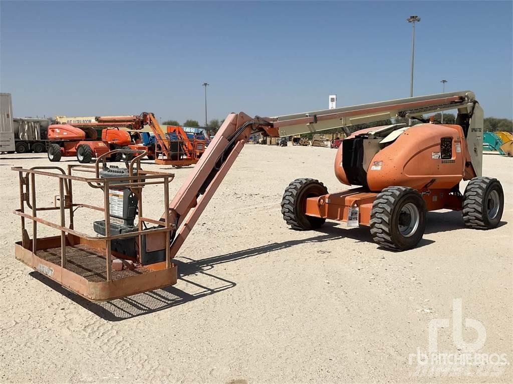JLG 600AJ ブームリフト　屈伸型