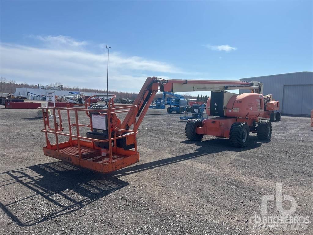 JLG 800 AJ ブームリフト　屈伸型