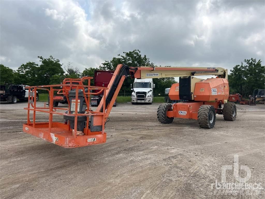 JLG 800 AJ ブームリフト　屈伸型