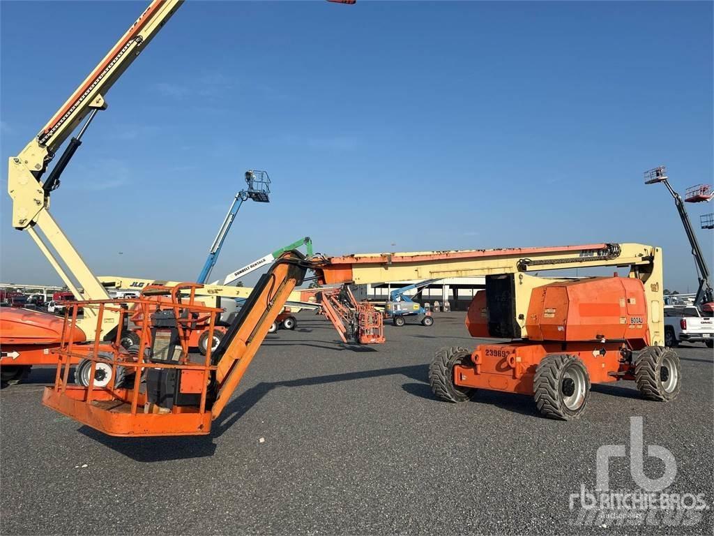 JLG 800 AJ ブームリフト　屈伸型