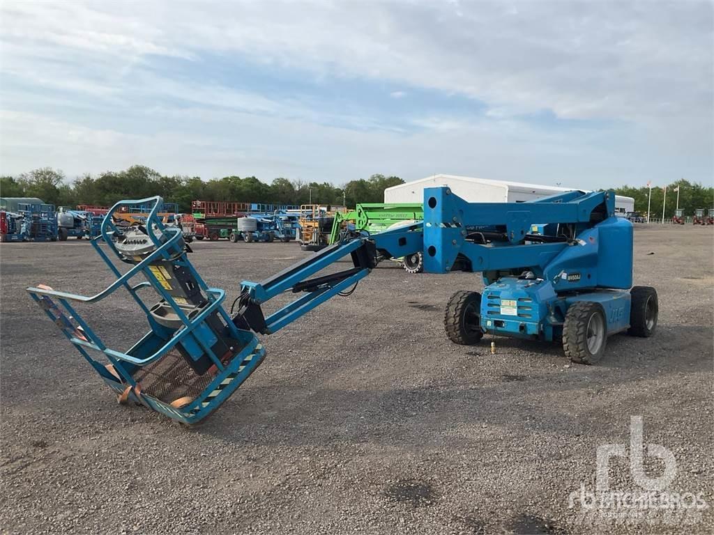 JLG M450AJ ブームリフト　屈伸型