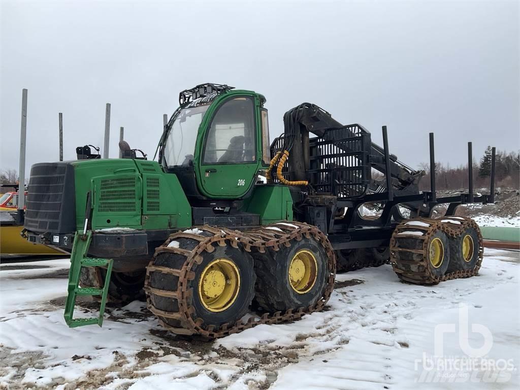 John Deere 1910 フォワーダー