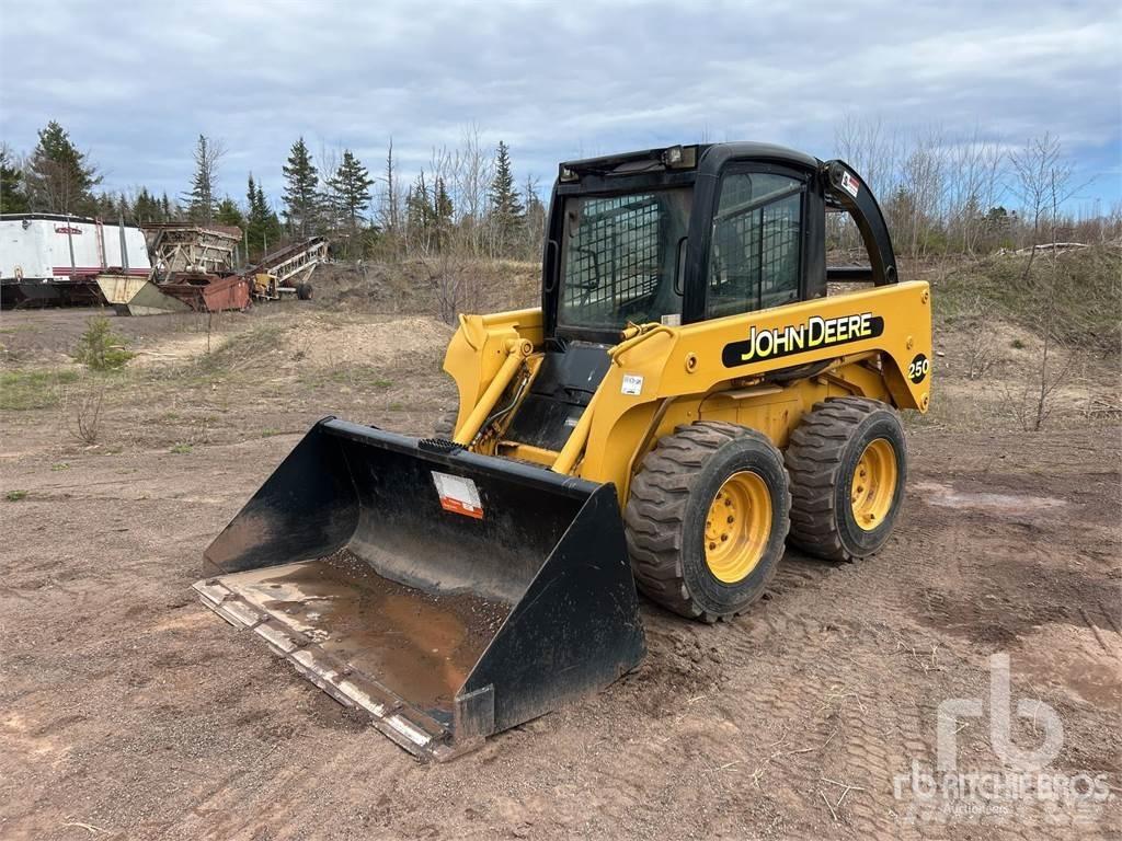 John Deere 250 スキッドステアローダー