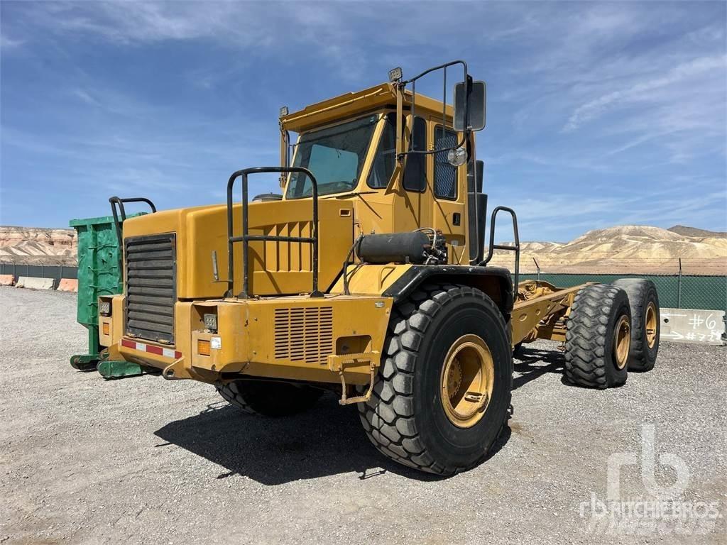 John Deere 300C キャブ付きシャーシ