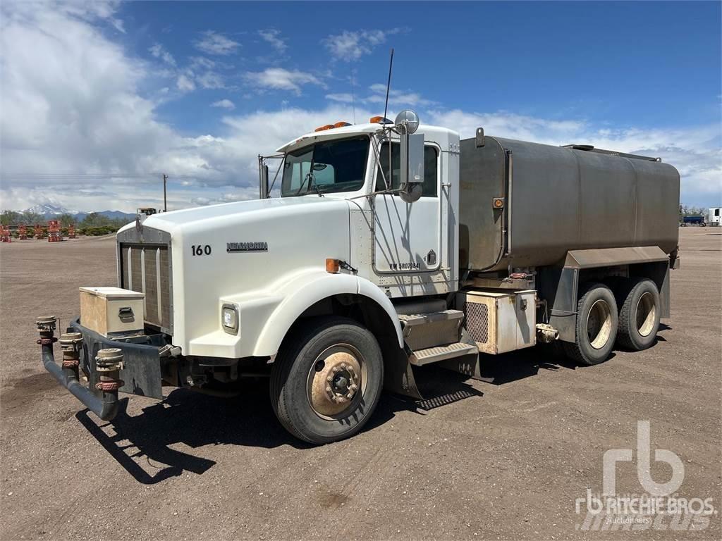 Kenworth T800B 給水車