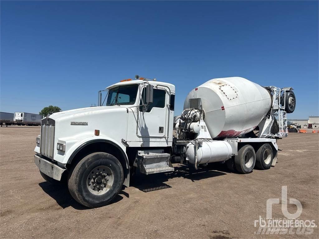 Kenworth W900 ミキサー車