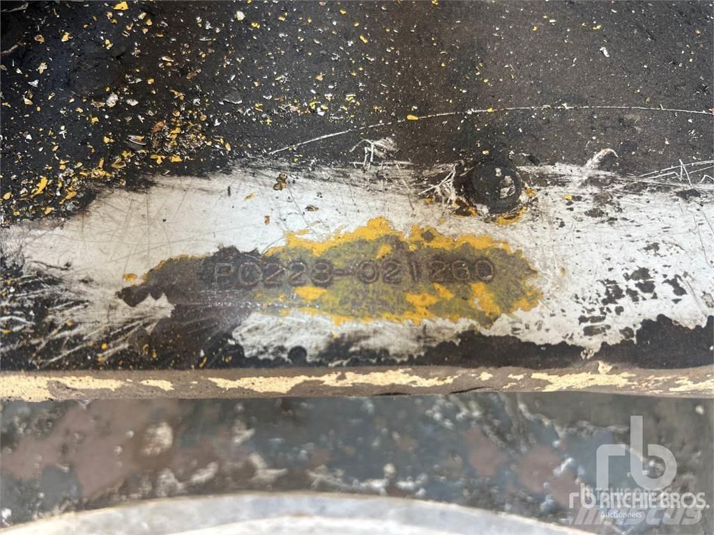 Komatsu PC228US 大型油圧ショベル12t以上（パワーショベル・ユンボ）