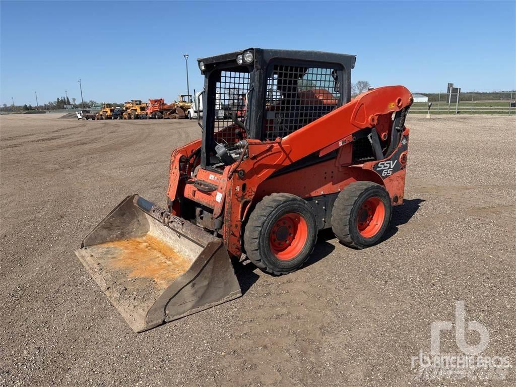 Kubota SSV65 スキッドステアローダー