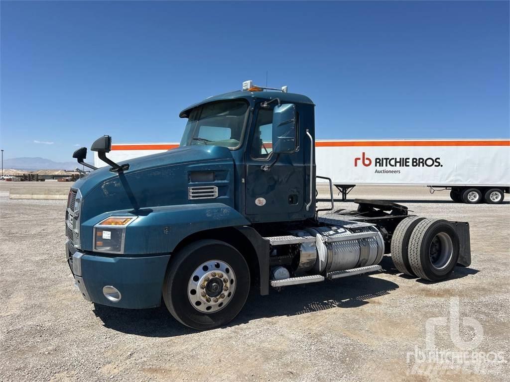 Mack ANTHEM 中古トラクターヘッド | トレーラーヘッド