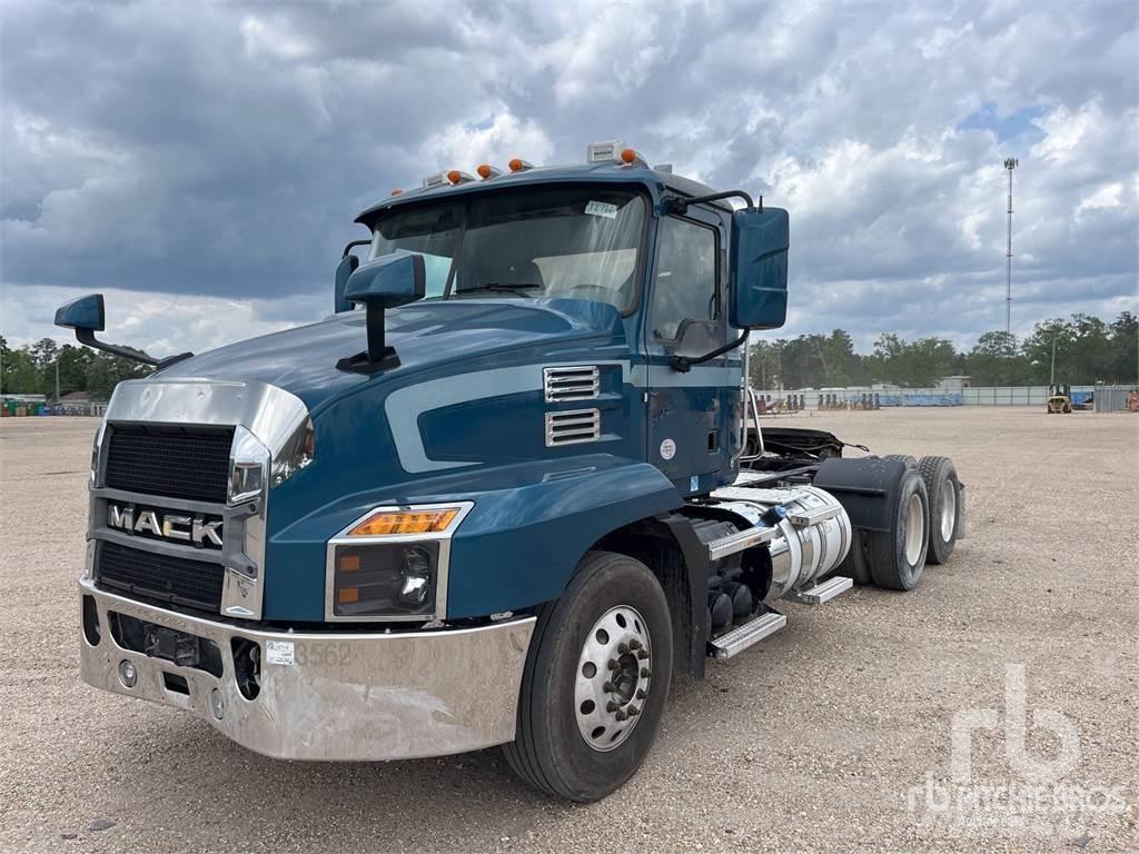 Mack ANTHEM 中古トラクターヘッド | トレーラーヘッド
