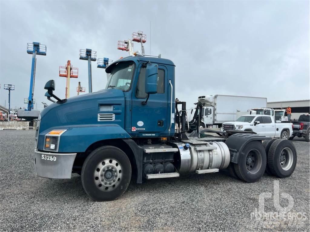 Mack ANTHEM 中古トラクターヘッド | トレーラーヘッド