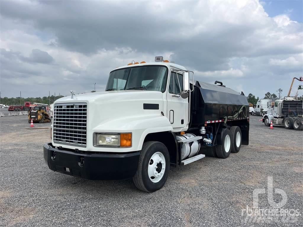 Mack CH613 給水車