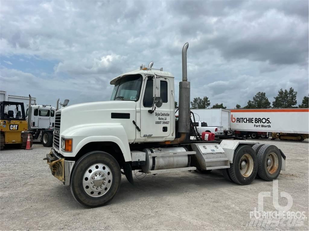 Mack CHN613 中古トラクターヘッド | トレーラーヘッド