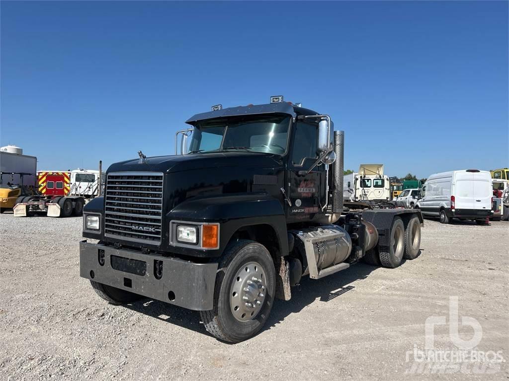 Mack CHU613 中古トラクターヘッド | トレーラーヘッド