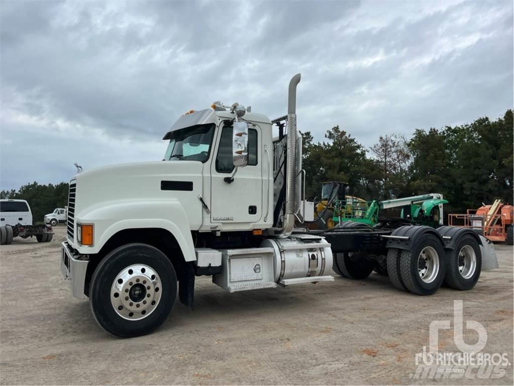 Mack CHU613 中古トラクターヘッド | トレーラーヘッド