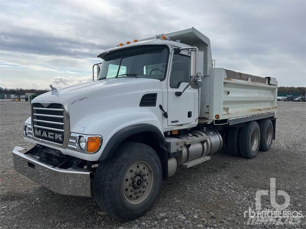 Mack CV713 ダンプ