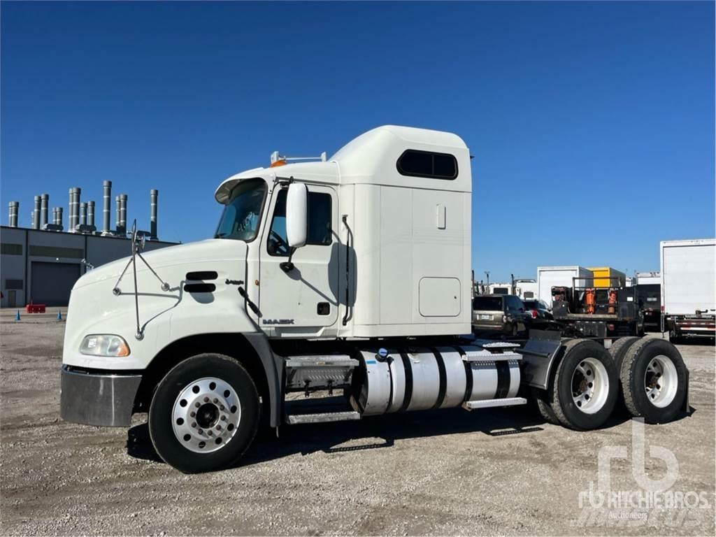 Mack CXU613 中古トラクターヘッド | トレーラーヘッド
