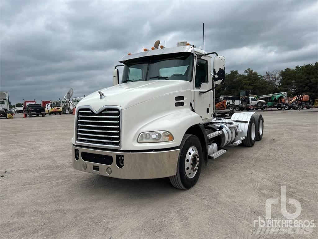 Mack CXU613 中古トラクターヘッド | トレーラーヘッド