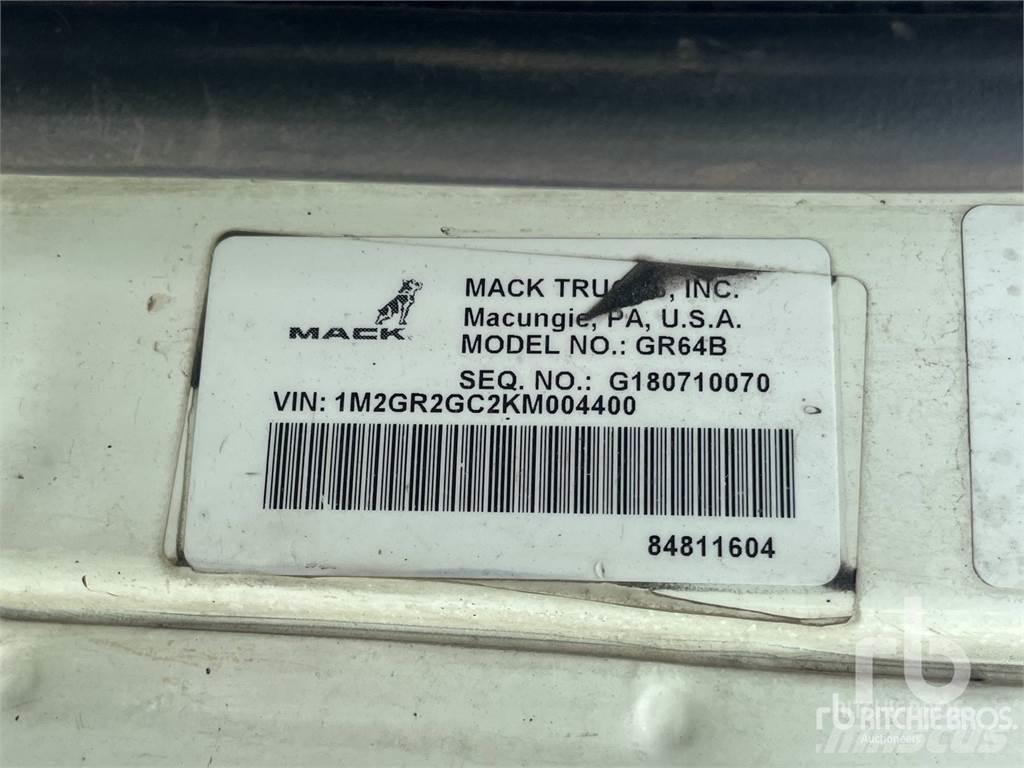 Mack GR64B ケーブルリフト着脱式トラック