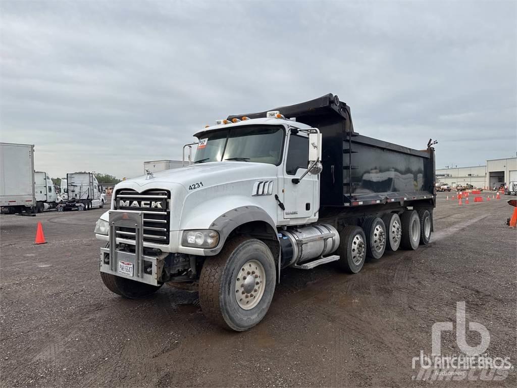 Mack GU713 ダンプ