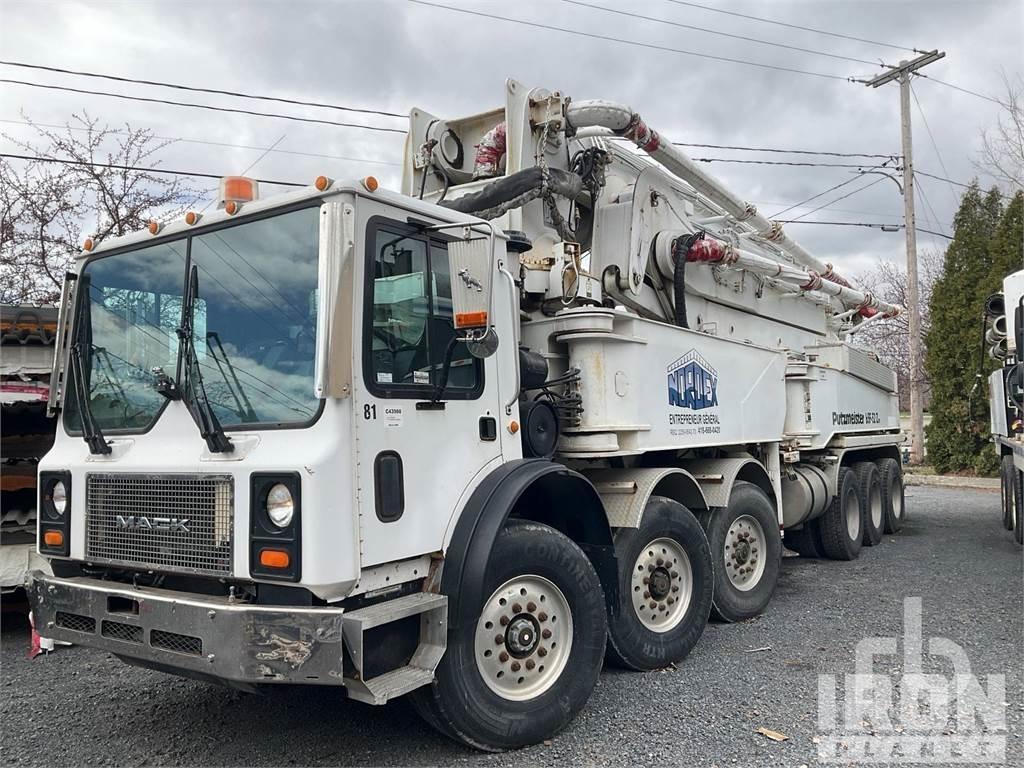 Mack MR688S ミキサー車