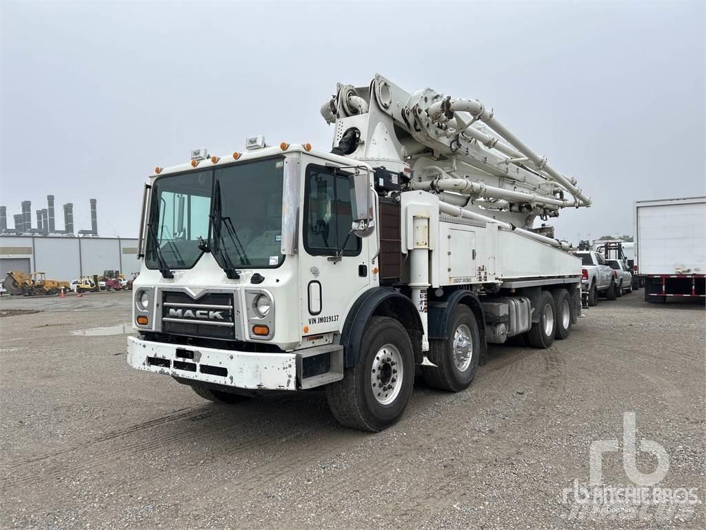 Mack MRU613 ミキサー車