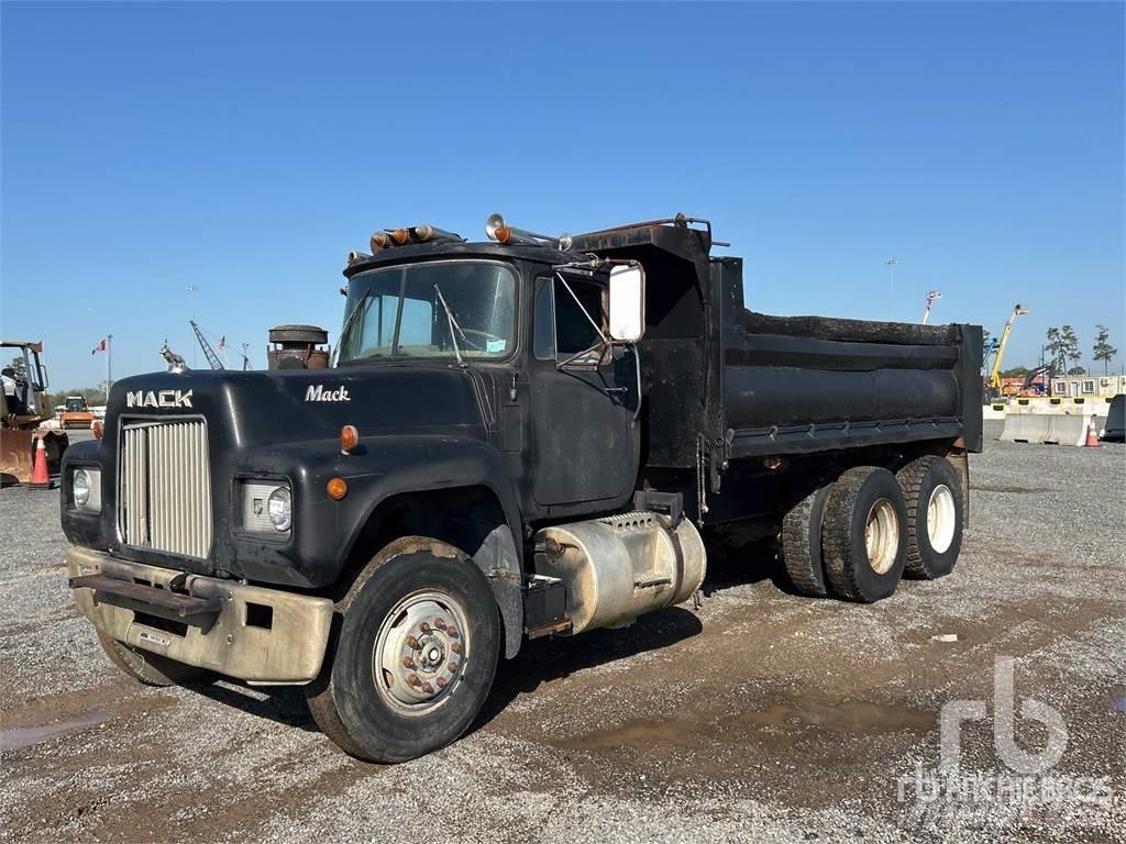 Mack R612 ダンプ
