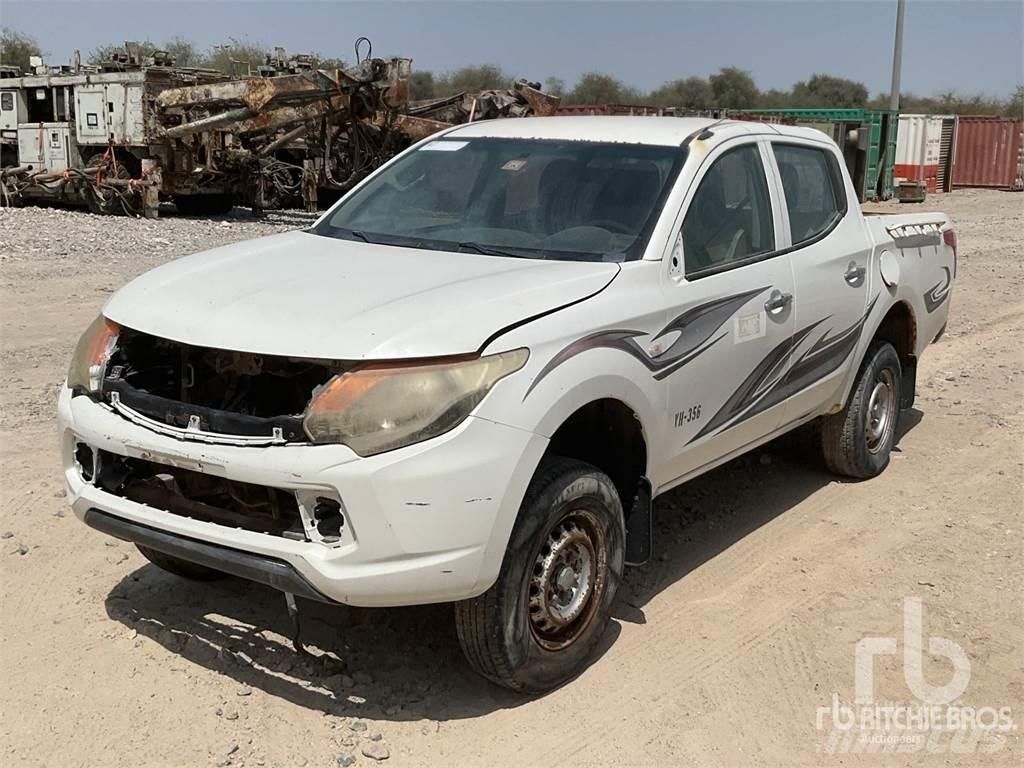 Mitsubishi L200 ピックアップ／ドロップサイド