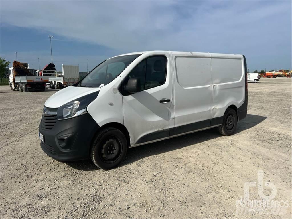 Opel VIVARO パネルバン