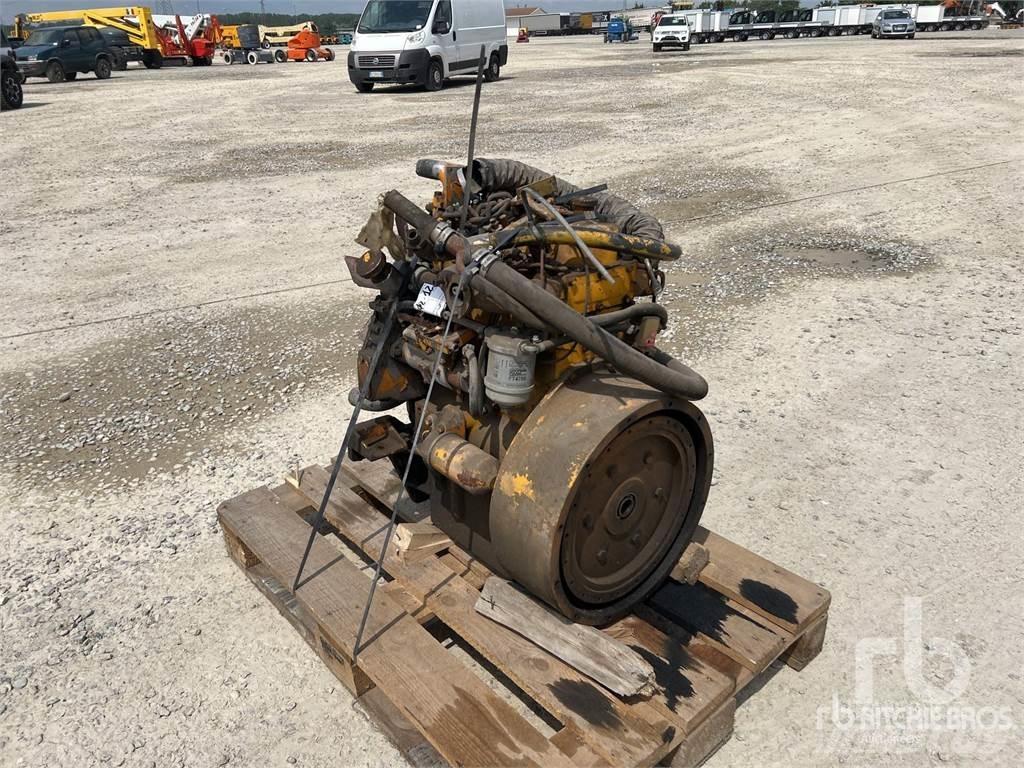 Perkins D3152 エンジン