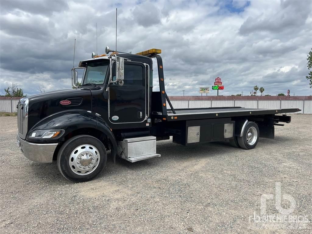 Peterbilt 330 レッカー車