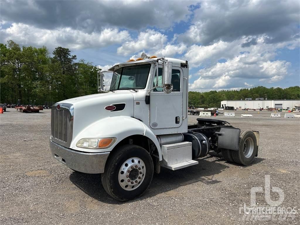Peterbilt 337 中古トラクターヘッド | トレーラーヘッド