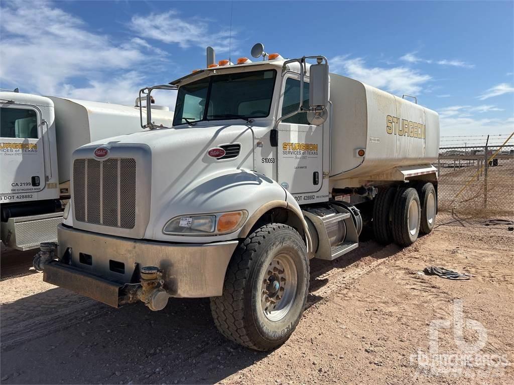Peterbilt 348 給水車