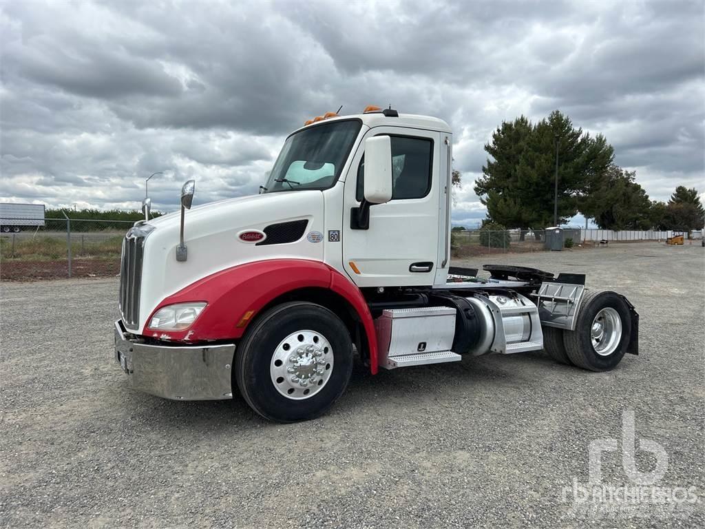 Peterbilt 579 中古トラクターヘッド | トレーラーヘッド