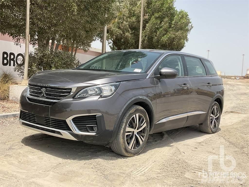 Peugeot 5008 自動車
