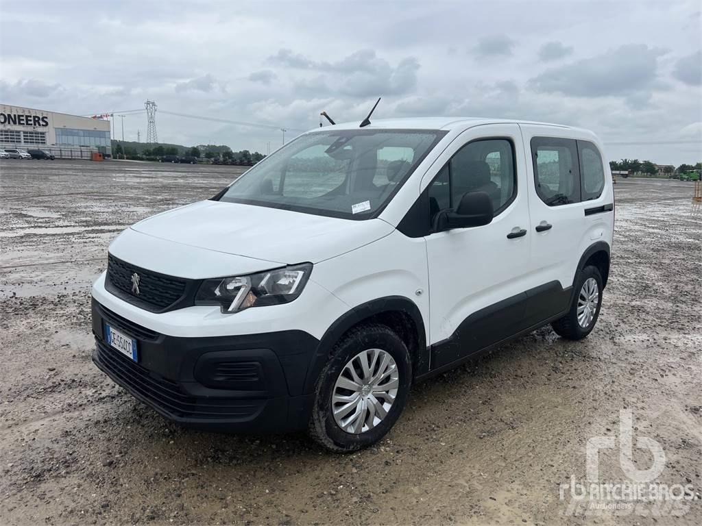 Peugeot RIFTER 自動車