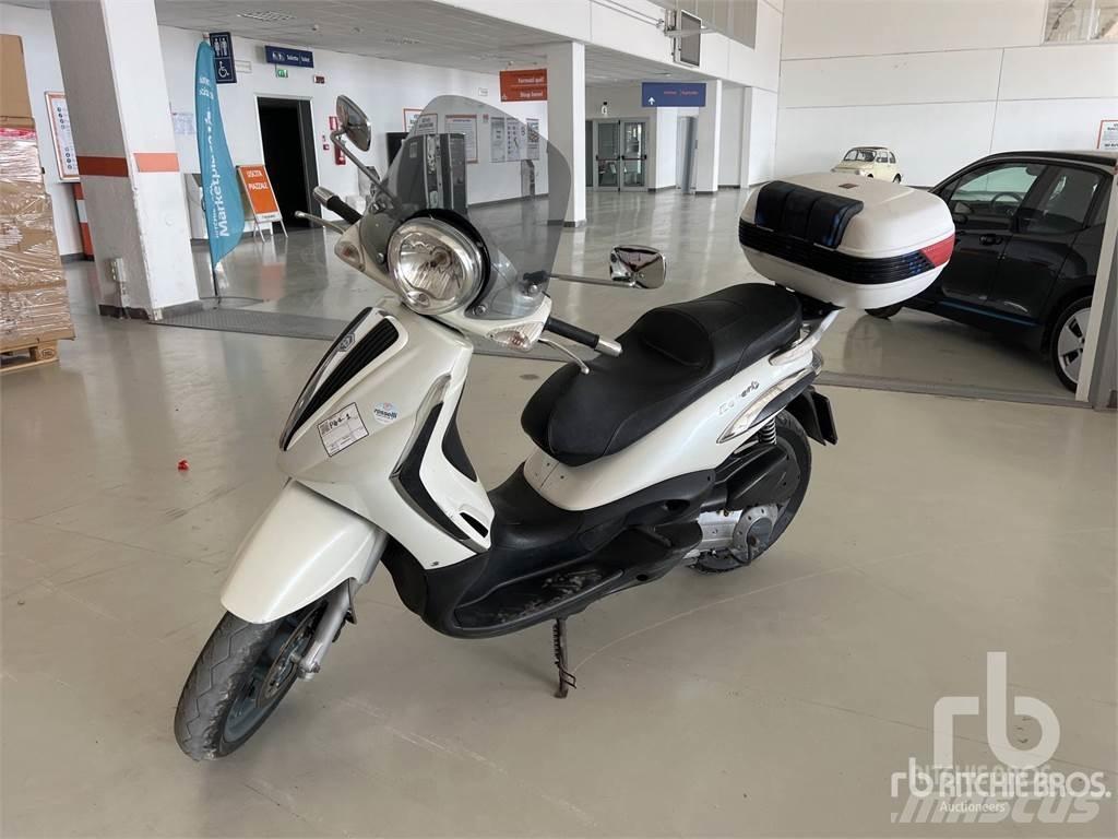 Piaggio BEVERLY 自動車