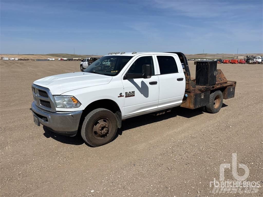 RAM 3500 キャブ付きシャーシ