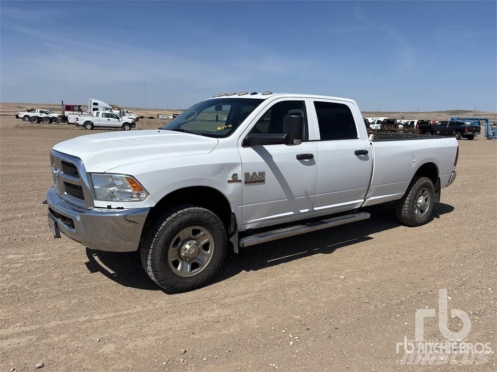 RAM 3500 ピックアップ／ドロップサイド
