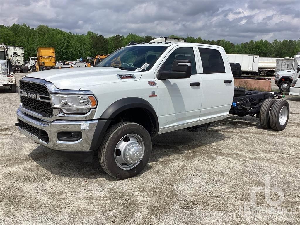 RAM 4500 キャブ付きシャーシ