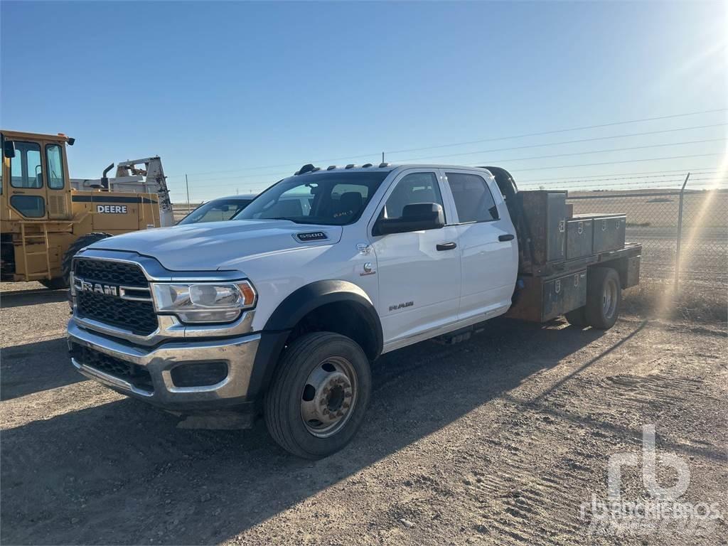 RAM 5500 キャブ付きシャーシ