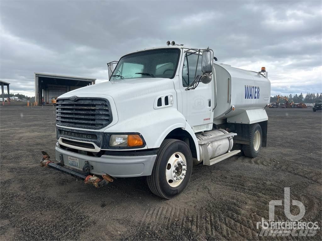 Sterling A9513 給水車
