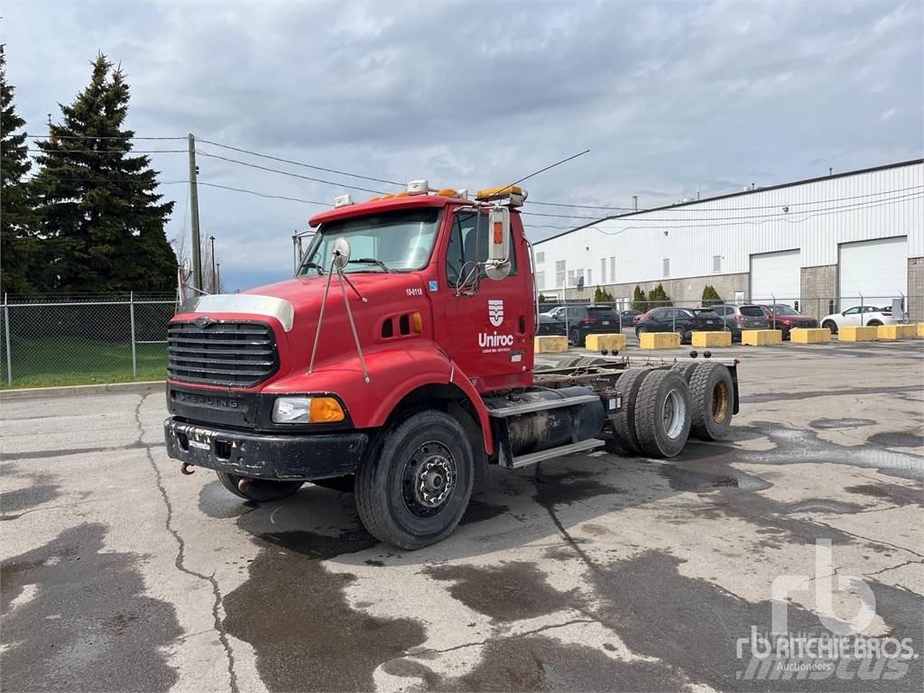 Sterling LT9500 キャブ付きシャーシ