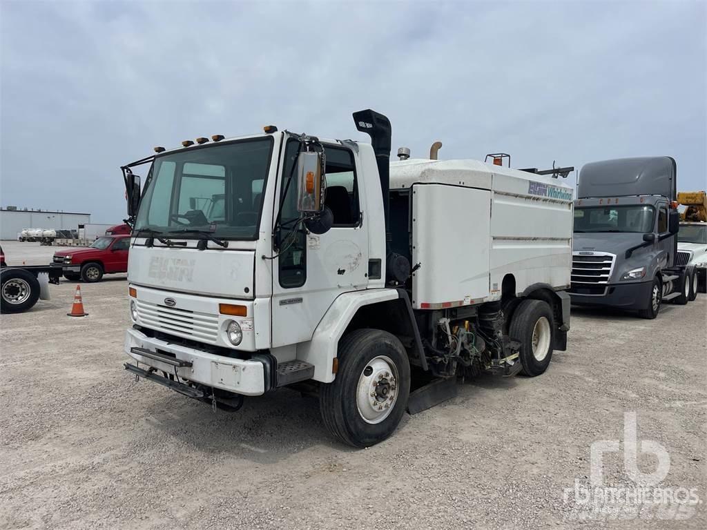 Sterling SC8000 街路清掃車