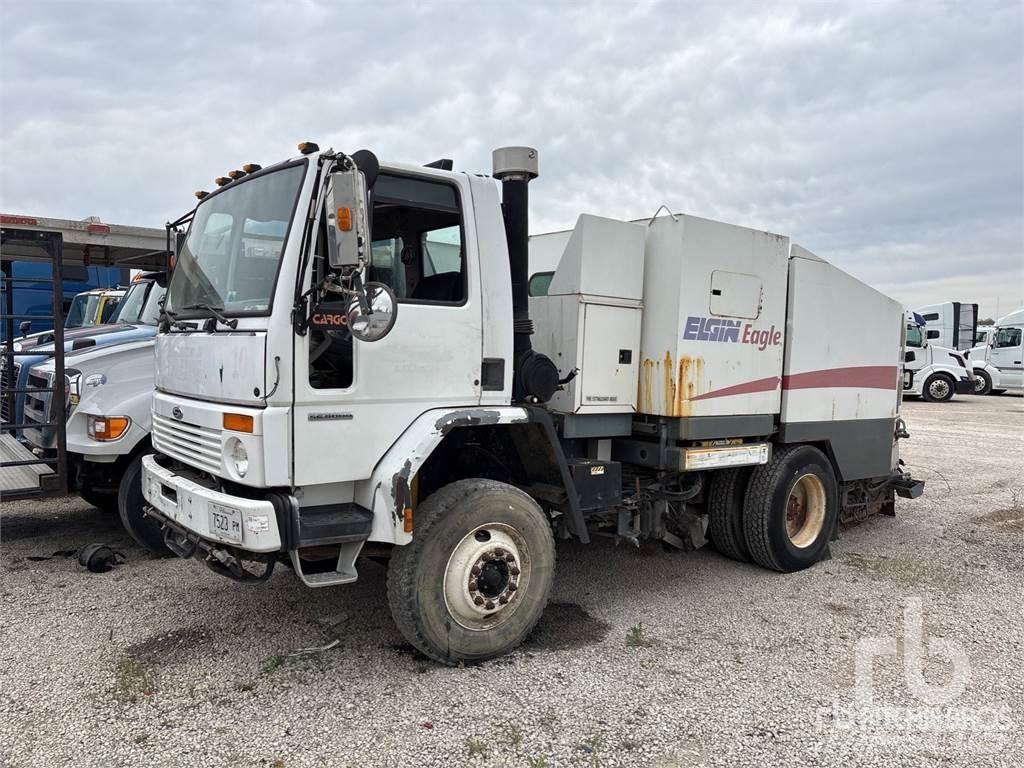 Sterling SC8000 街路清掃車