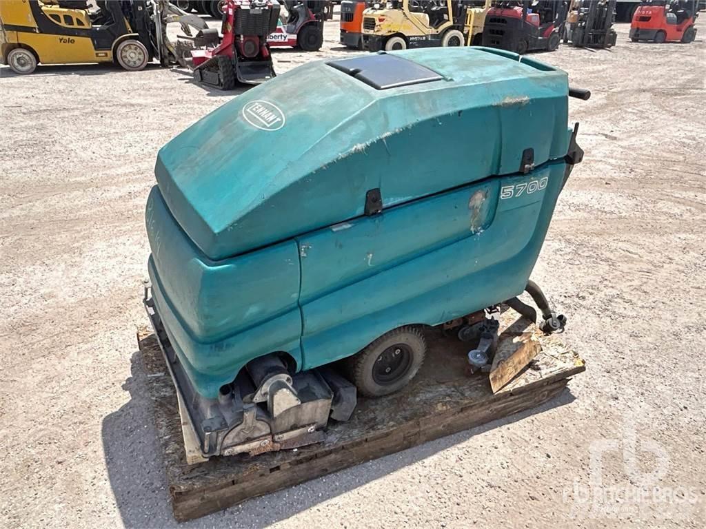 Tennant 5700 XP 路面清掃機